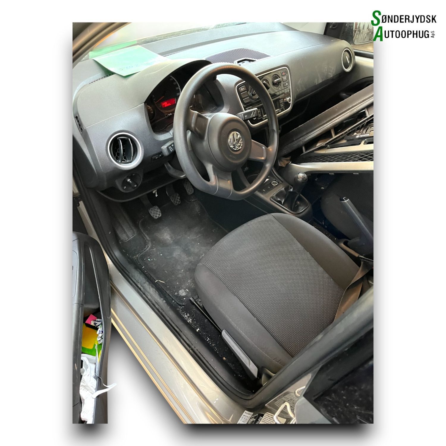 VW UP Pluk-Selv-Bil Med OEM Nr. Ophugger Fra VW Ophugger