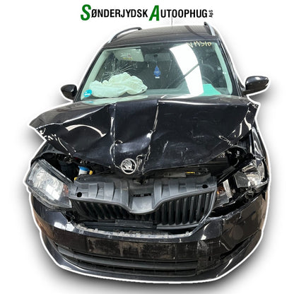 Skoda Fabia Pluk-Selv-Bil Med OEM Nr. 04B100090X Fra Skoda Ophugger