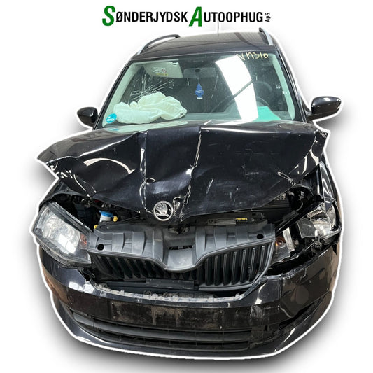 Skoda Fabia Pluk-Selv-Bil Med OEM Nr. 04B100090X Fra Skoda Ophugger