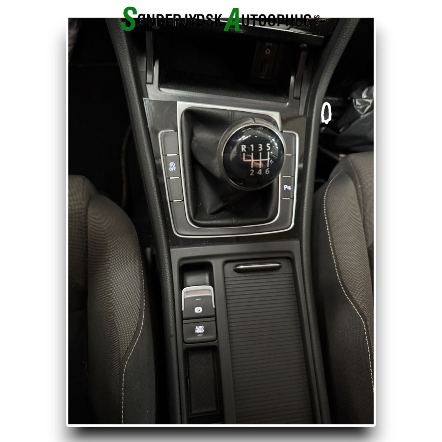 VW Golf 7 AU Pluk-Selv-Bil Med OEM Nr. Ophugger Fra VW Ophugger