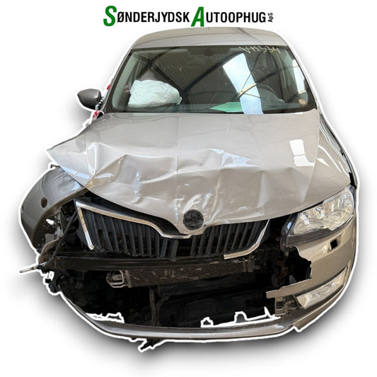 Skoda Rapid Pluk-Selv-Bil Med OEM Nr. Ophugger Fra Skoda Ophugger