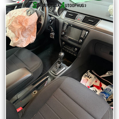 Skoda Rapid Pluk-Selv-Bil Med OEM Nr. Ophugger Fra Skoda Ophugger