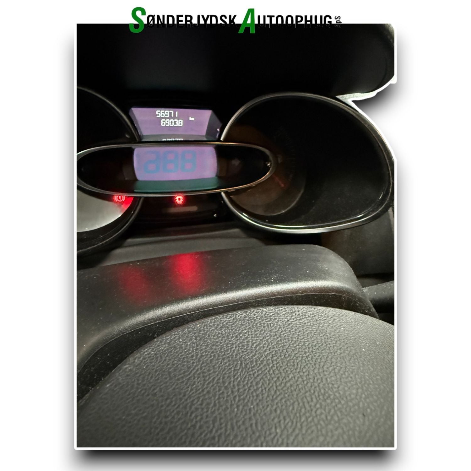 Renault Clio 4 Pluk-Selv-Bil Med OEM Nr. 8201588337 Fra Renault Ophugger