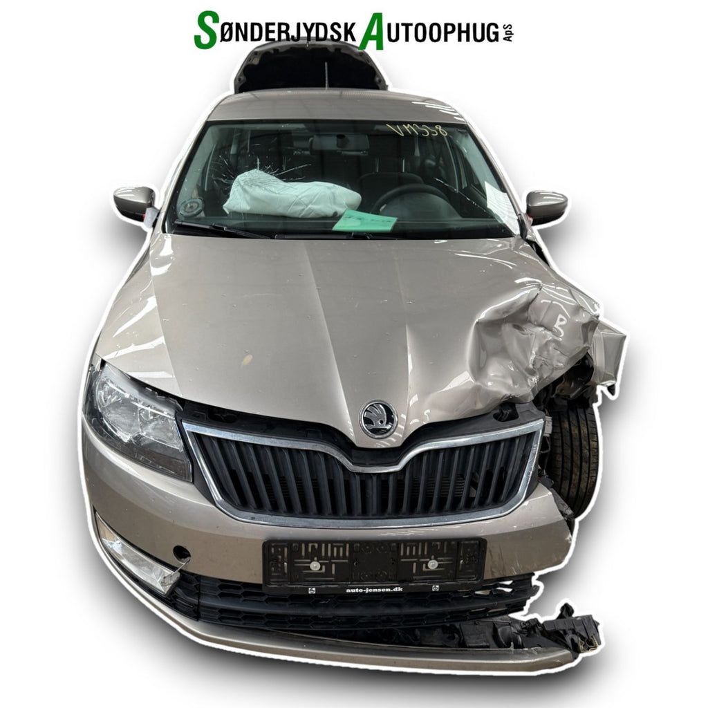 Skoda Rapid Pluk-Selv-Bil Med OEM Nr. Ophugger Fra Skoda Ophugger