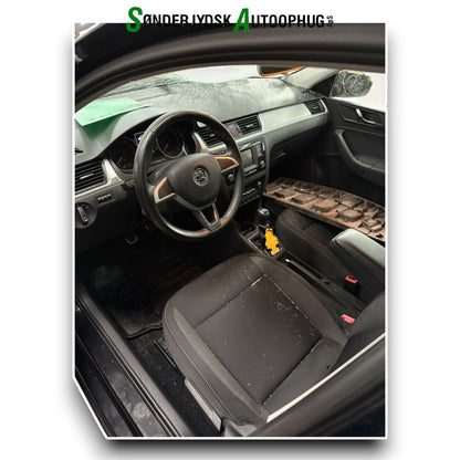 Skoda Rapid Pluk-Selv-Bil Med OEM Nr. Ophugger Fra Skoda Ophugger