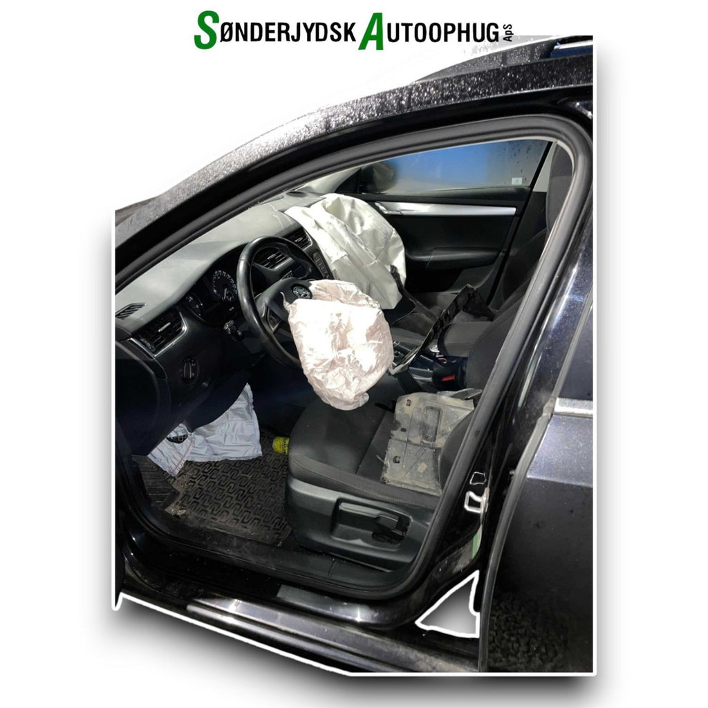 Skoda Octavia Pluk-Selv-Bil Med OEM Nr. Ophugger Fra Skoda Ophugger