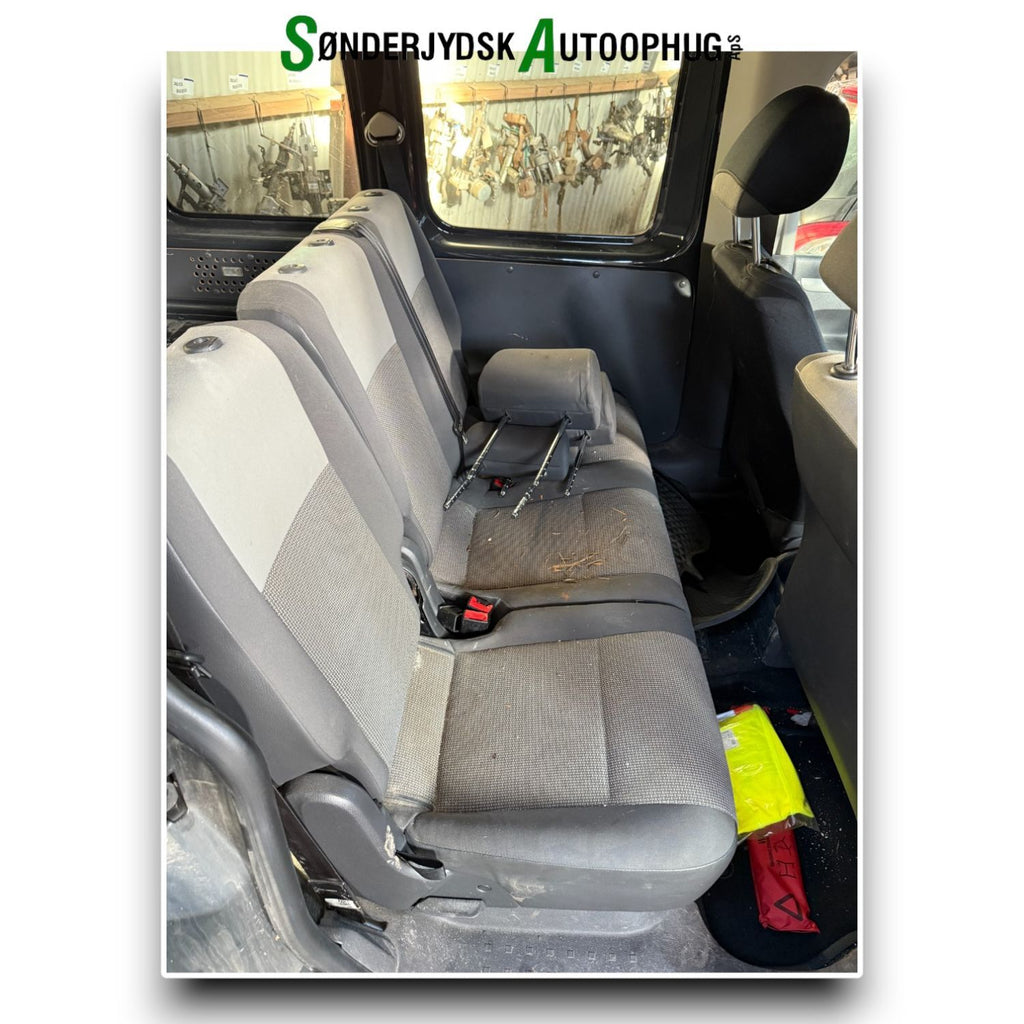 VW Caddy 2K Pluk-Selv-Bil Med OEM Nr. Ophugger Fra VW Ophugger