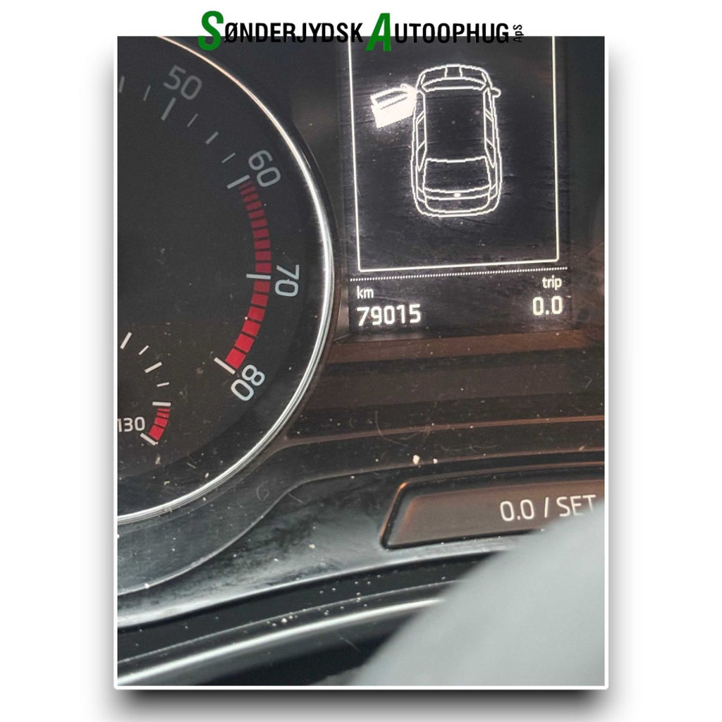 Skoda Fabia Pluk-Selv-Bil Med OEM Nr. Ophugger Fra Skoda Ophugger
