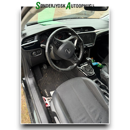 Opel Corsa F Pluk-Selv-Bil Med OEM Nr. Ophugger Fra Opel Ophugger