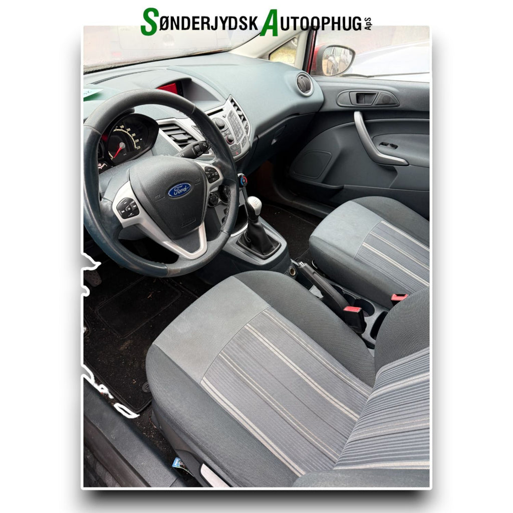Ford Fiesta 7 Pluk-Selv-Bil Med OEM Nr. Ophugger Fra Ford Ophugger