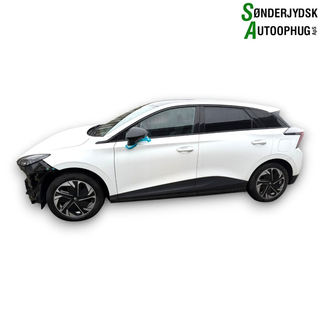 MG MG4 Electric Bil Til Salg Med OEM Nr. Ophugger Fra MG Ophugger
