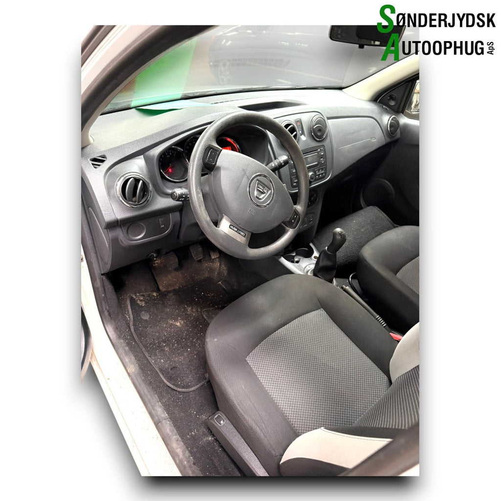 Dacia Sandero Ll Pluk-Selv-Bil Med OEM Nr. Ophugger Fra Dacia Ophugger