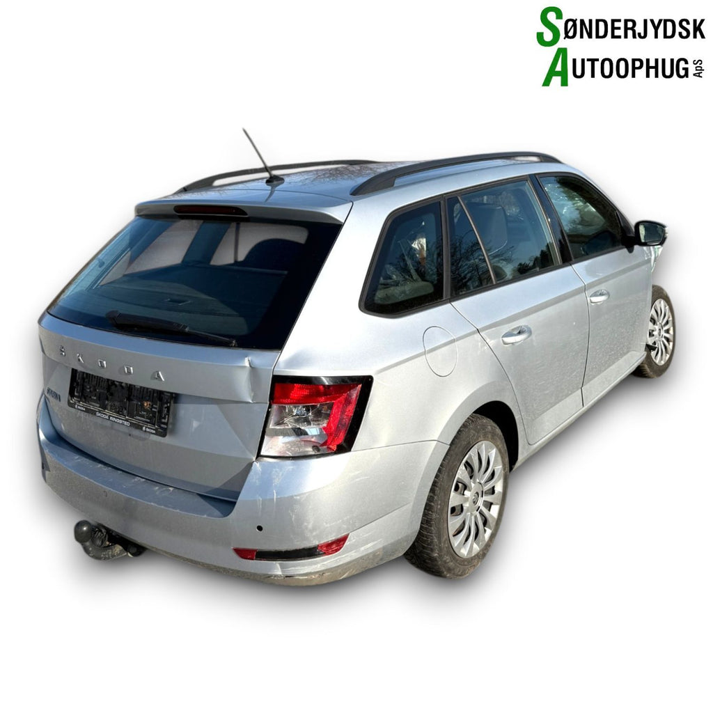 Skoda Fabia Pluk-Selv-Bil Med OEM Nr. Ophugger Fra Skoda Ophugger