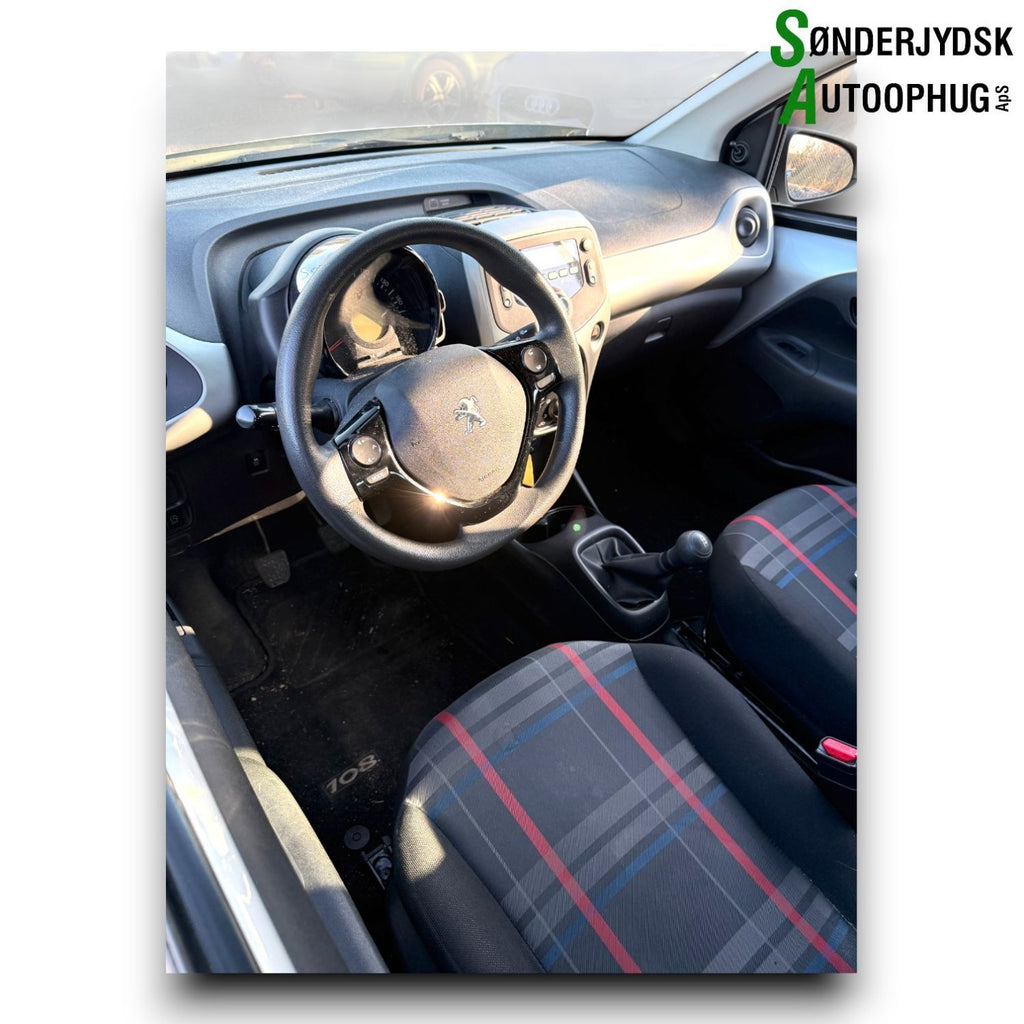 Peugeot 108 Pluk-Selv-Bil Med OEM Nr. Ophugger Fra Peugeot Ophugger