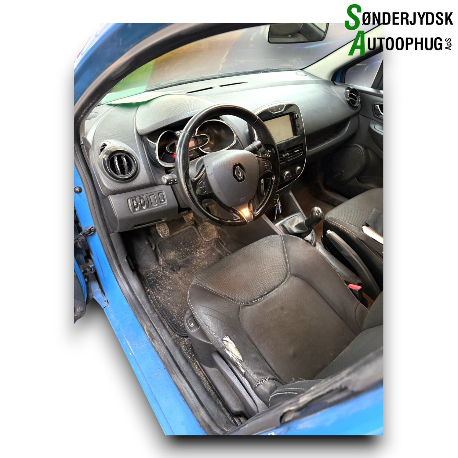Renault Clio 4 Pluk-Selv-Bil Med OEM Nr. Ophugger Fra Renault Ophugger