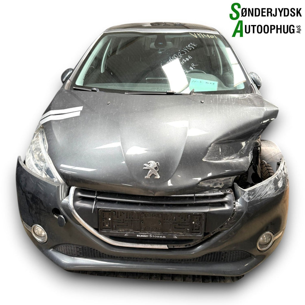 Peugeot 208 Pluk-Selv-Bil Med OEM Nr. Ophugger Fra Peugeot Ophugger