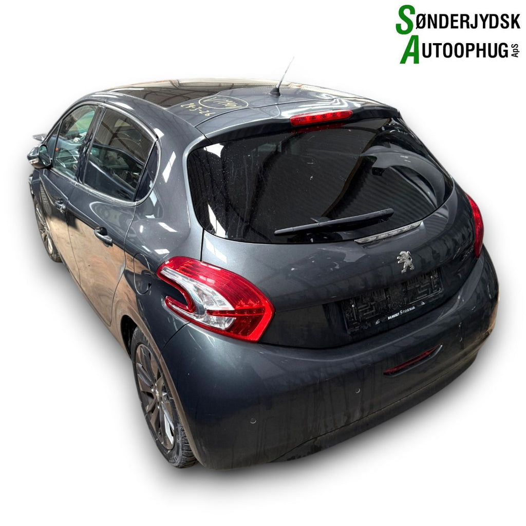 Peugeot 208 Pluk-Selv-Bil Med OEM Nr. Ophugger Fra Peugeot Ophugger