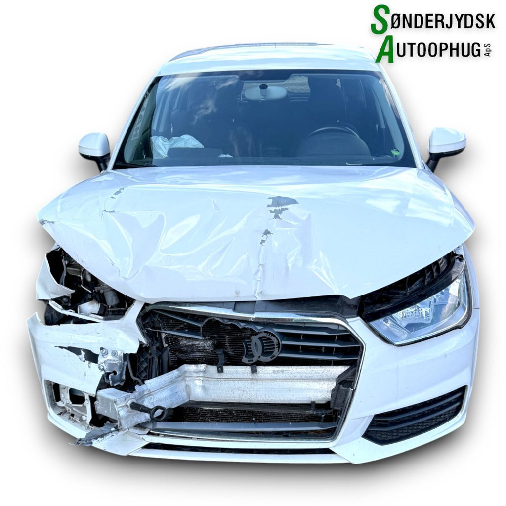 Audi A1 Pluk-Selv-Bil Med OEM Nr. Ophugger Fra Audi Ophugger