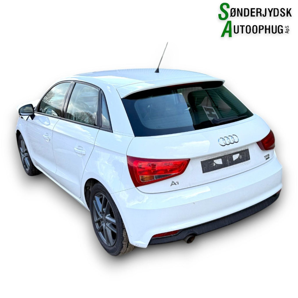 Audi A1 Pluk-Selv-Bil Med OEM Nr. Ophugger Fra Audi Ophugger
