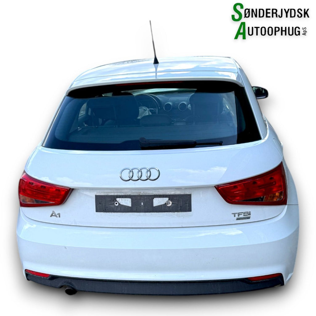 Audi A1 Pluk-Selv-Bil Med OEM Nr. Ophugger Fra Audi Ophugger