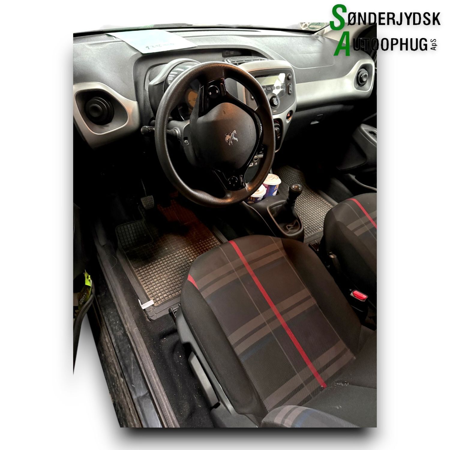 Peugeot 108 Pluk-Selv-Bil Med OEM Nr. Ophugger Fra Peugeot Ophugger