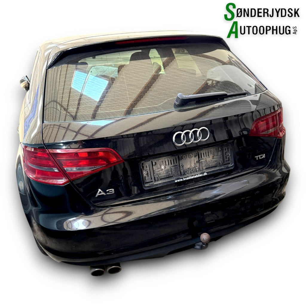 Audi A3 8V Pluk-Selv-Bil Med OEM Nr. Ophugger Fra Audi Ophugger