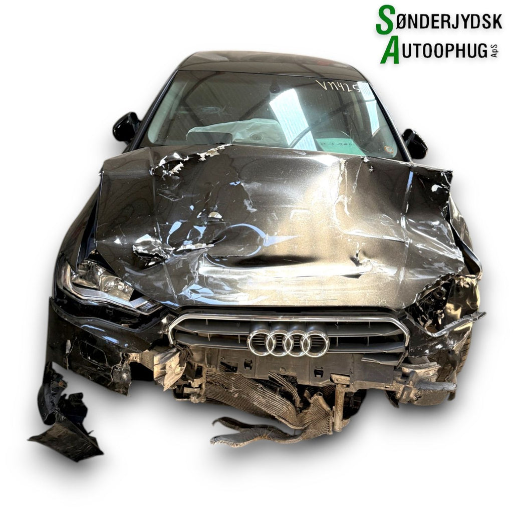 Audi A3 8V Pluk-Selv-Bil Med OEM Nr. Ophugger Fra Audi Ophugger