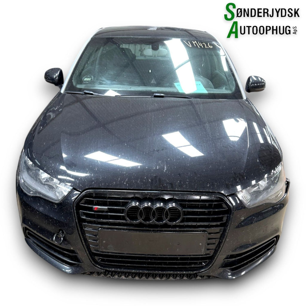 Audi A1 Pluk-Selv-Bil Med OEM Nr. Ophugger Fra Audi Ophugger