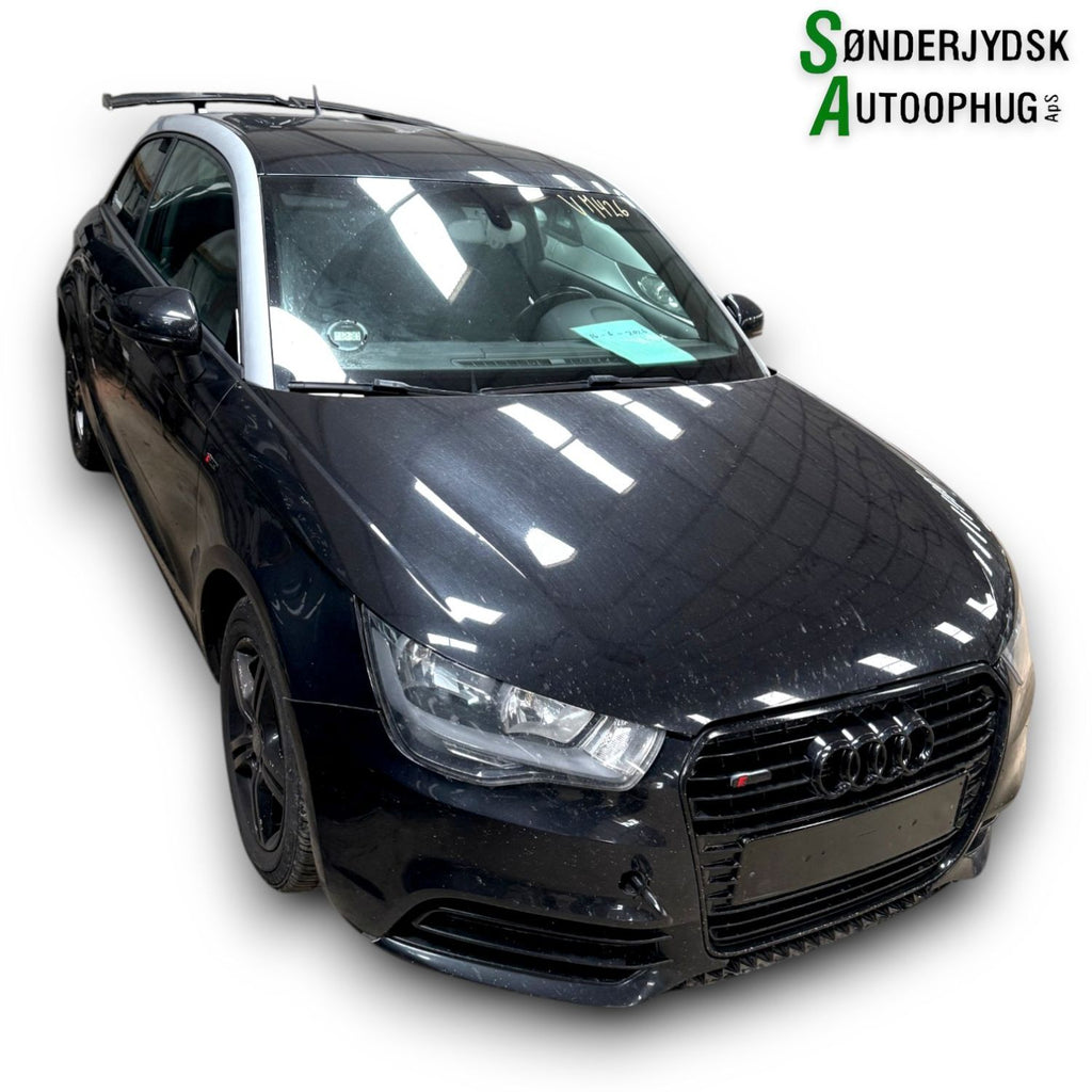 Audi A1 Pluk-Selv-Bil Med OEM Nr. Ophugger Fra Audi Ophugger