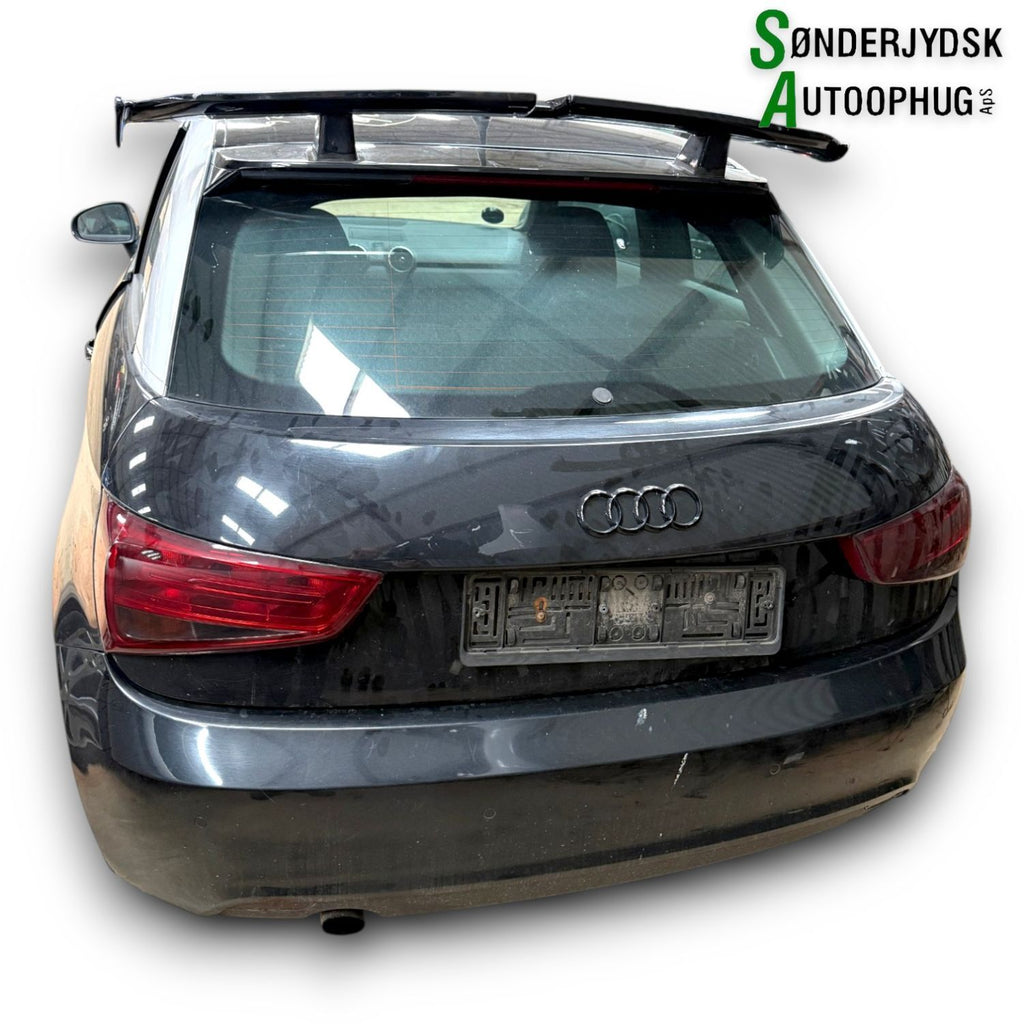Audi A1 Pluk-Selv-Bil Med OEM Nr. Ophugger Fra Audi Ophugger