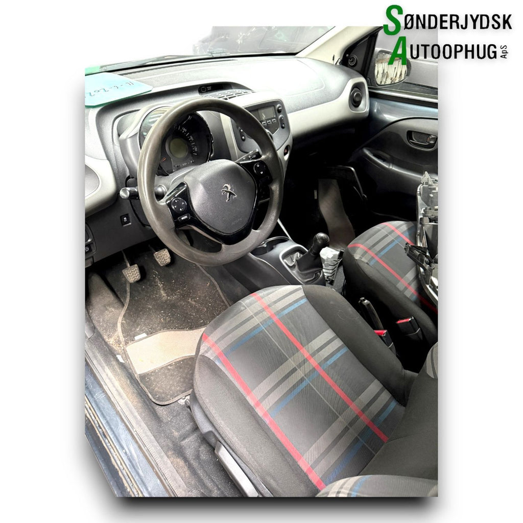 Peugeot 108 Pluk-Selv-Bil Med OEM Nr. Ophugger Fra Peugeot Ophugger