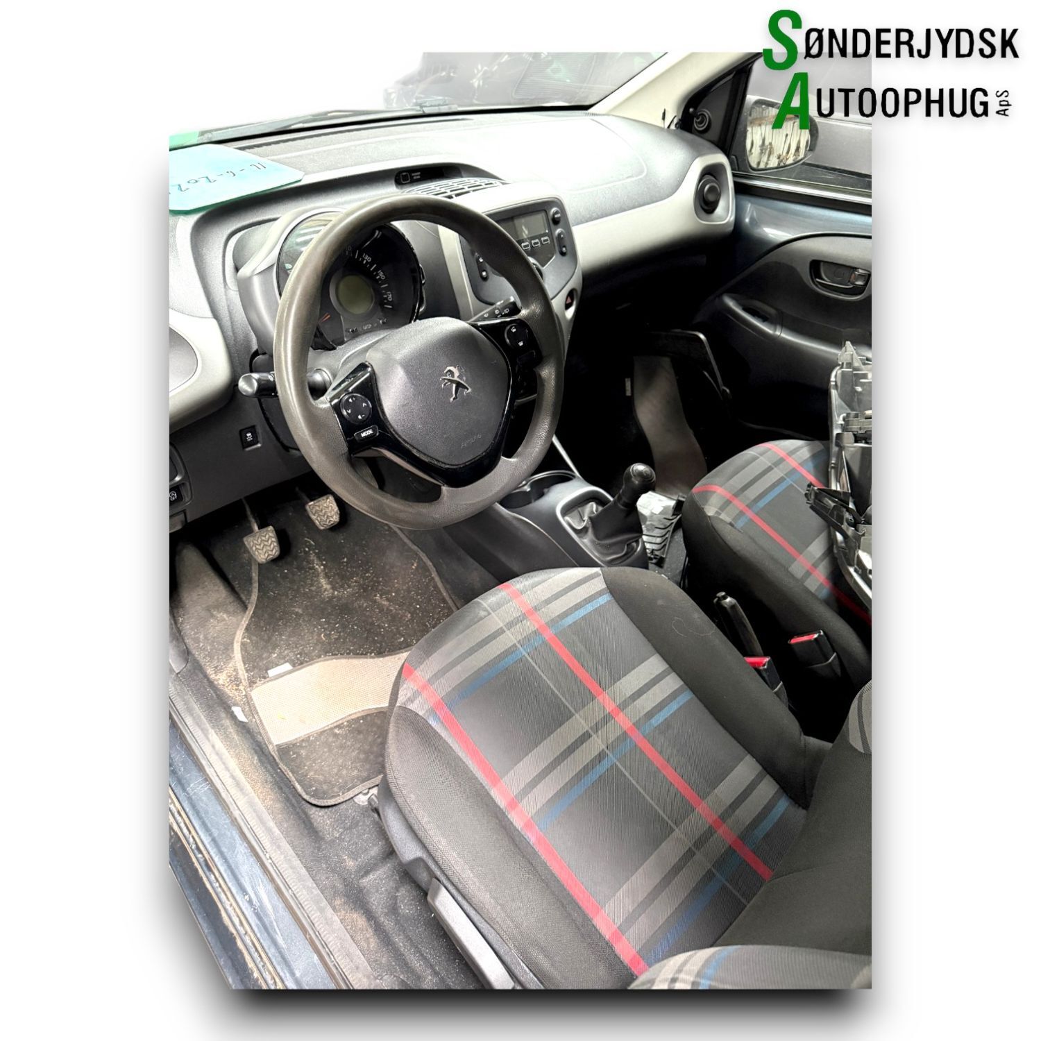Peugeot 108 Pluk-Selv-Bil Med OEM Nr. Ophugger Fra Peugeot Ophugger