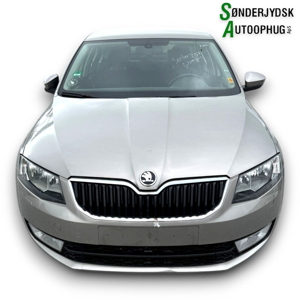 Skoda Octavia Pluk-Selv-Bil Med OEM Nr. Ophugger Fra Skoda Ophugger