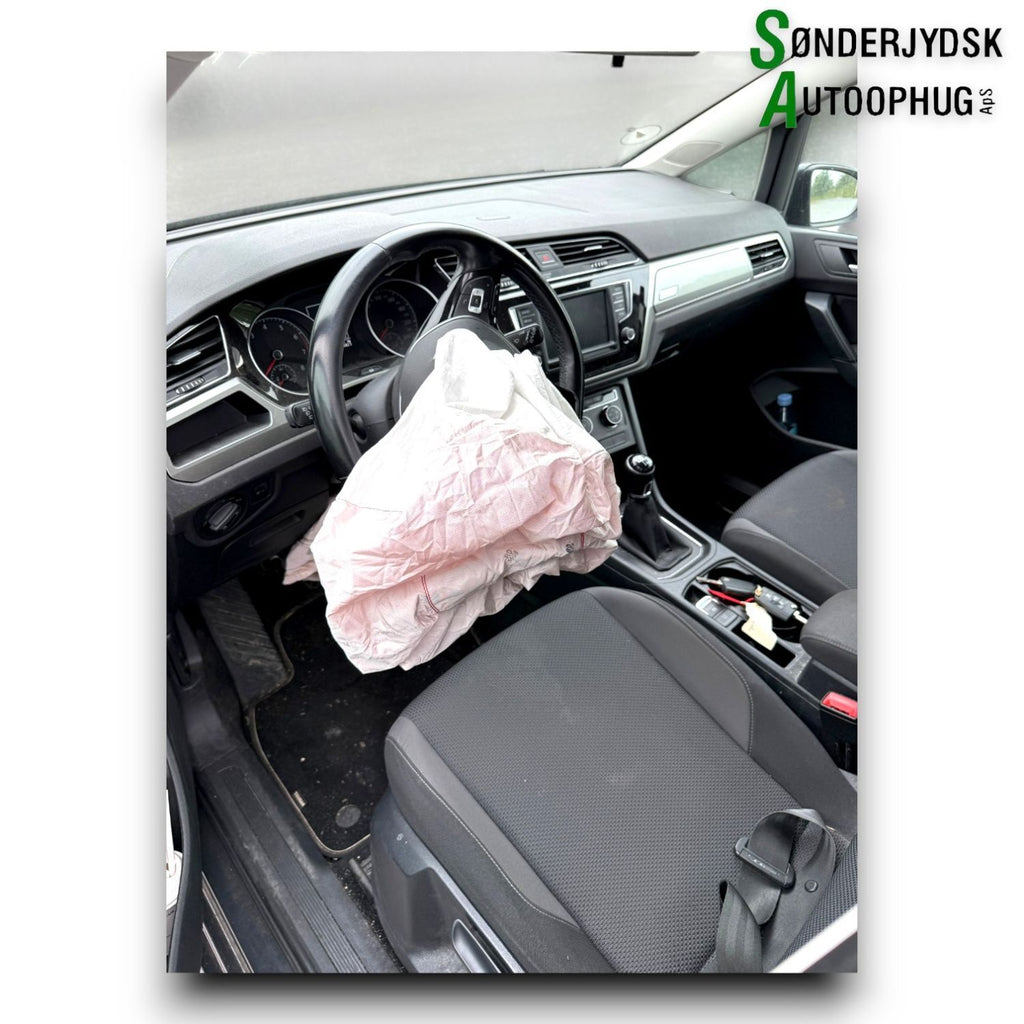 VW Touran 5T Pluk-Selv-Bil Med OEM Nr. Ophugger Fra VW Ophugger
