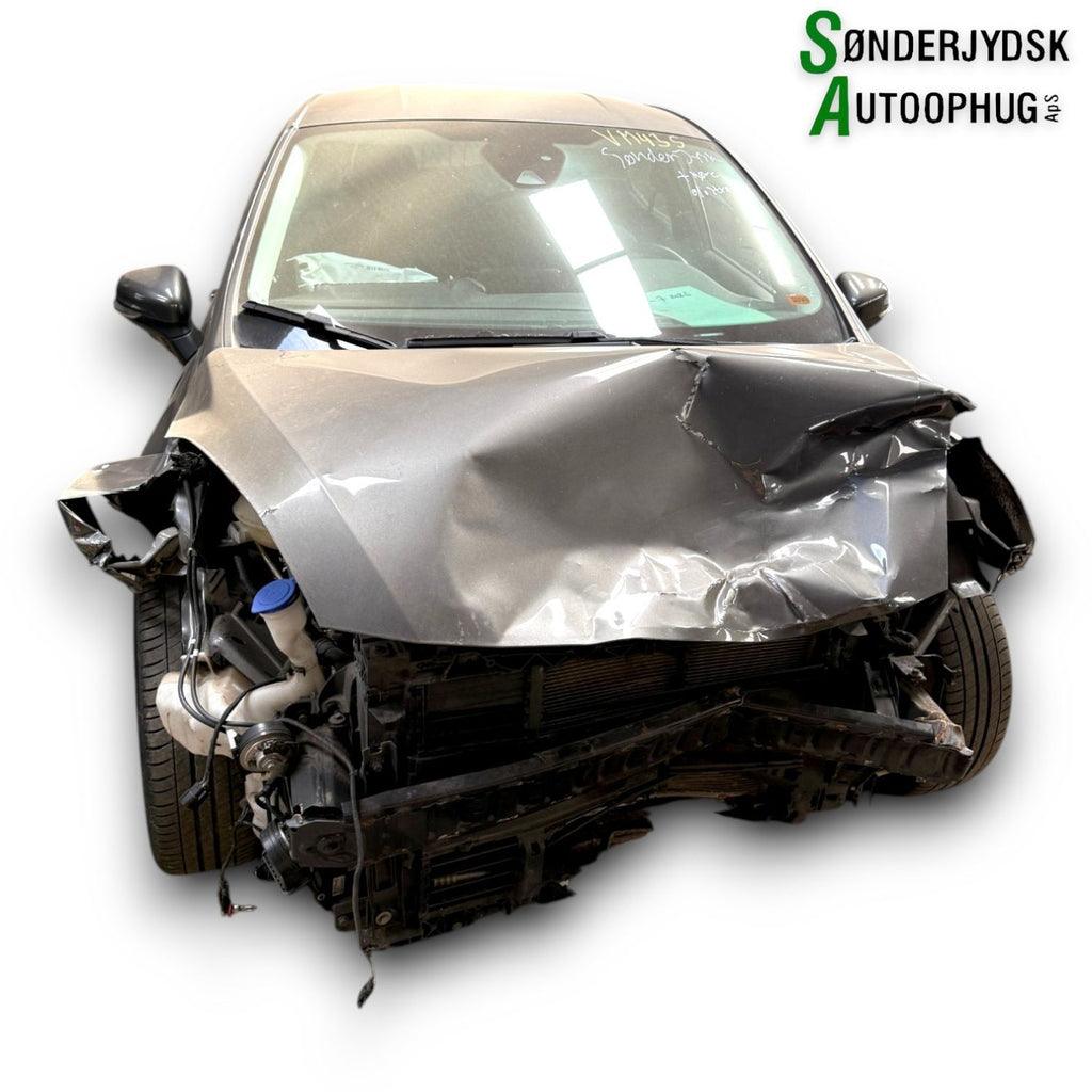 Ford Fiesta 8 Pluk-Selv-Bil Med OEM Nr. Ophugger Fra Ford Ophugger