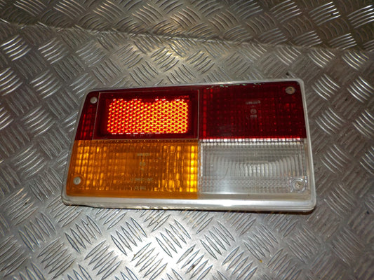 Volvo 140 Baglygte Med OEM Nr. Ophugger Fra Volvo Ophugger