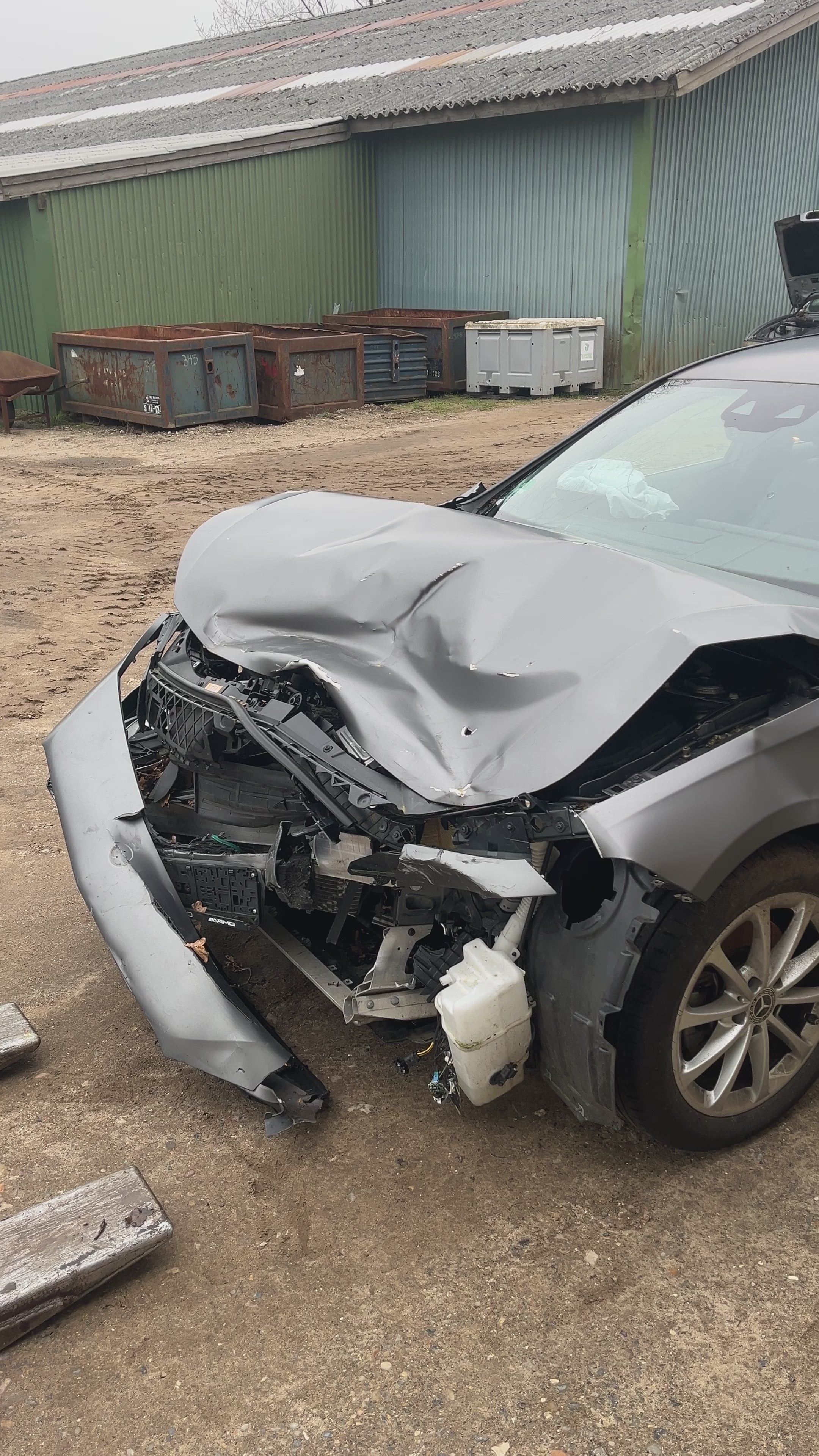 Mercedes-Benz Mercedes A W177 Pluk-Selv-Bil Med OEM Nr. Ophugger Fra Mercedes-Benz Ophugger